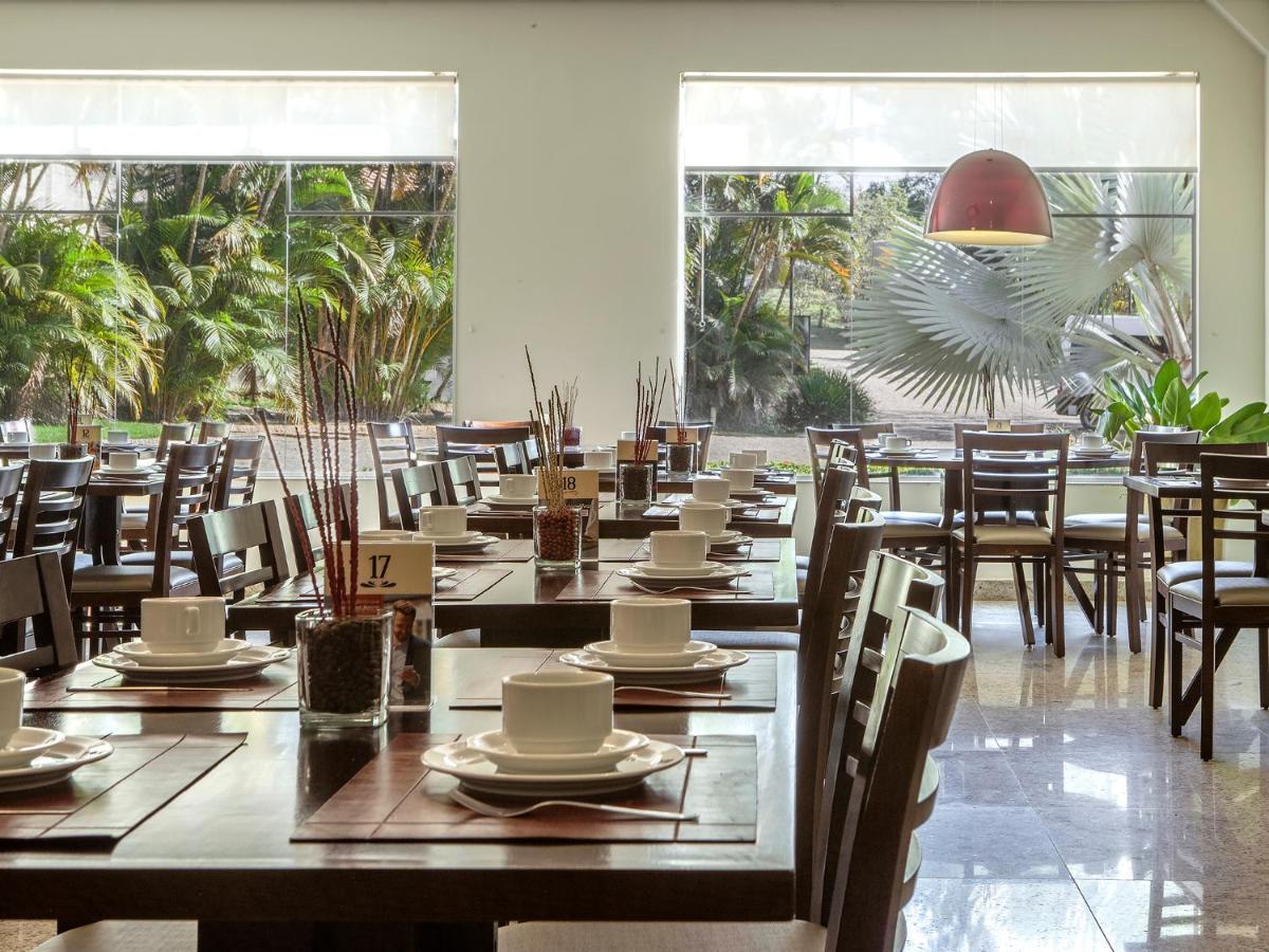Valinhos Plaza Hotel ภายนอก รูปภาพ